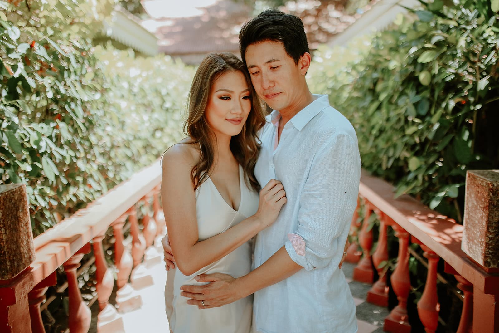 Wedding portrait by the shore